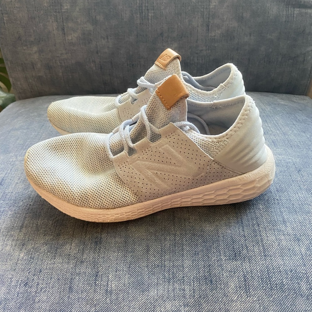 New Balance tennis shoes